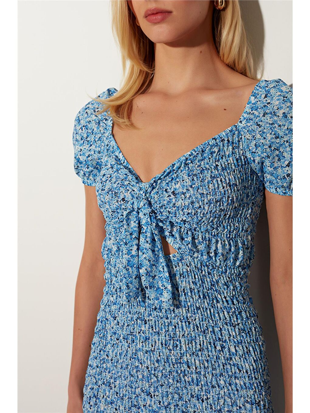 Sherin Mavi Büzgülü Desenli Mini Elbise SS23D4795MA - 2