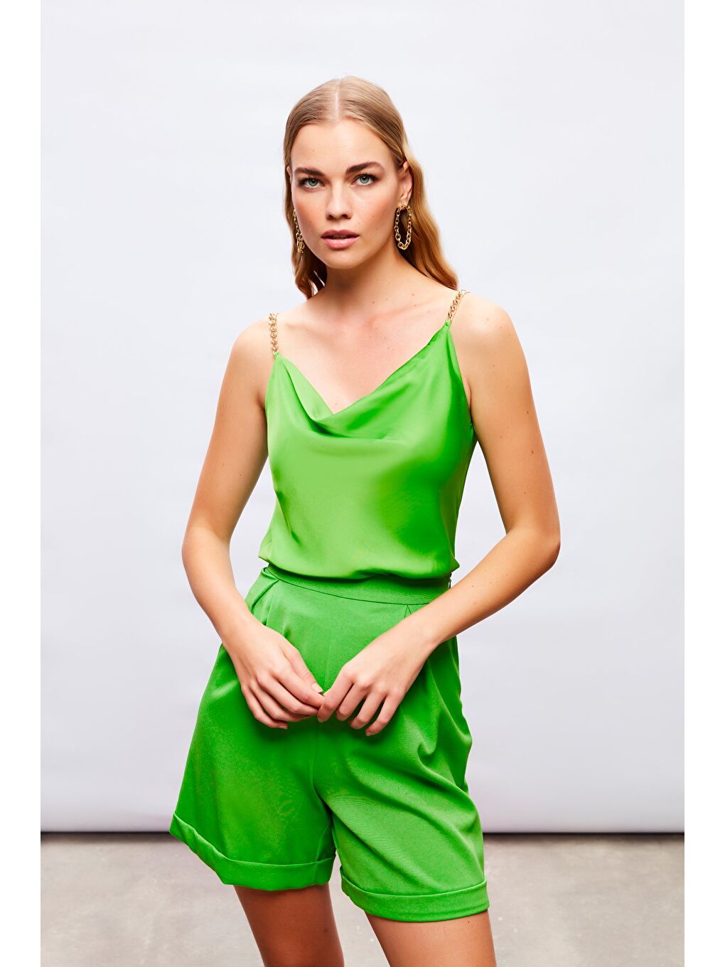 Zincir Askılı Saten Bluz - Açık Yeşil-4