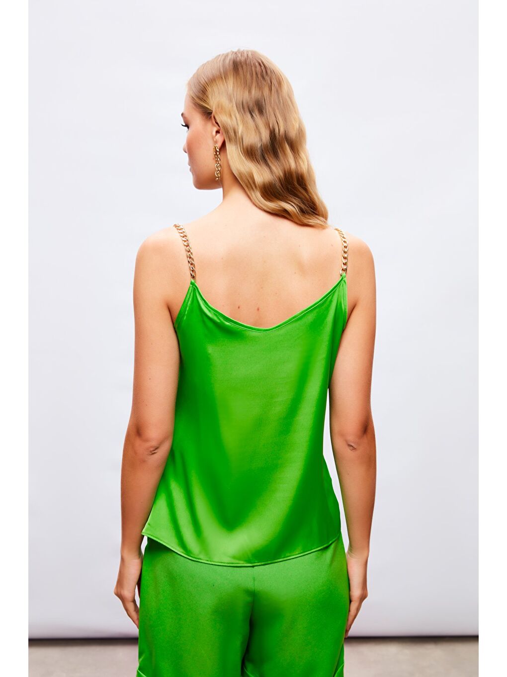 Zincir Askılı Saten Bluz - Açık Yeşil-7