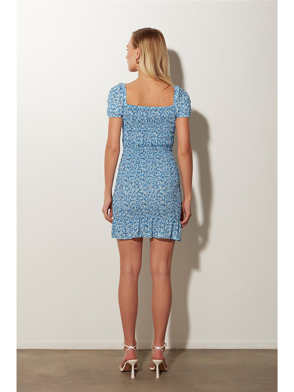 Sherin Mavi Büzgülü Desenli Mini Elbise SS23D4795MA - 3
