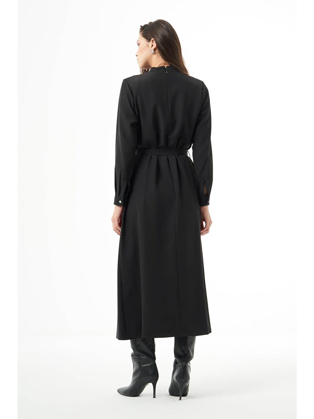 Taş Tokalı Siyah Elbise-4