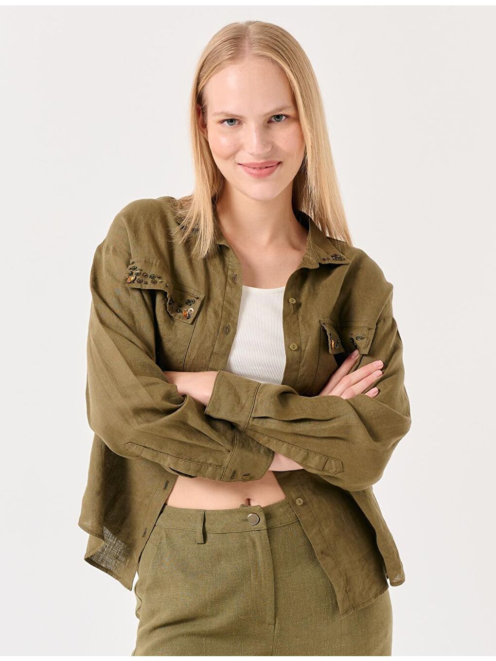 Haki Uzun Kollu Boncuk İşlemeli Keten Gömlek-2