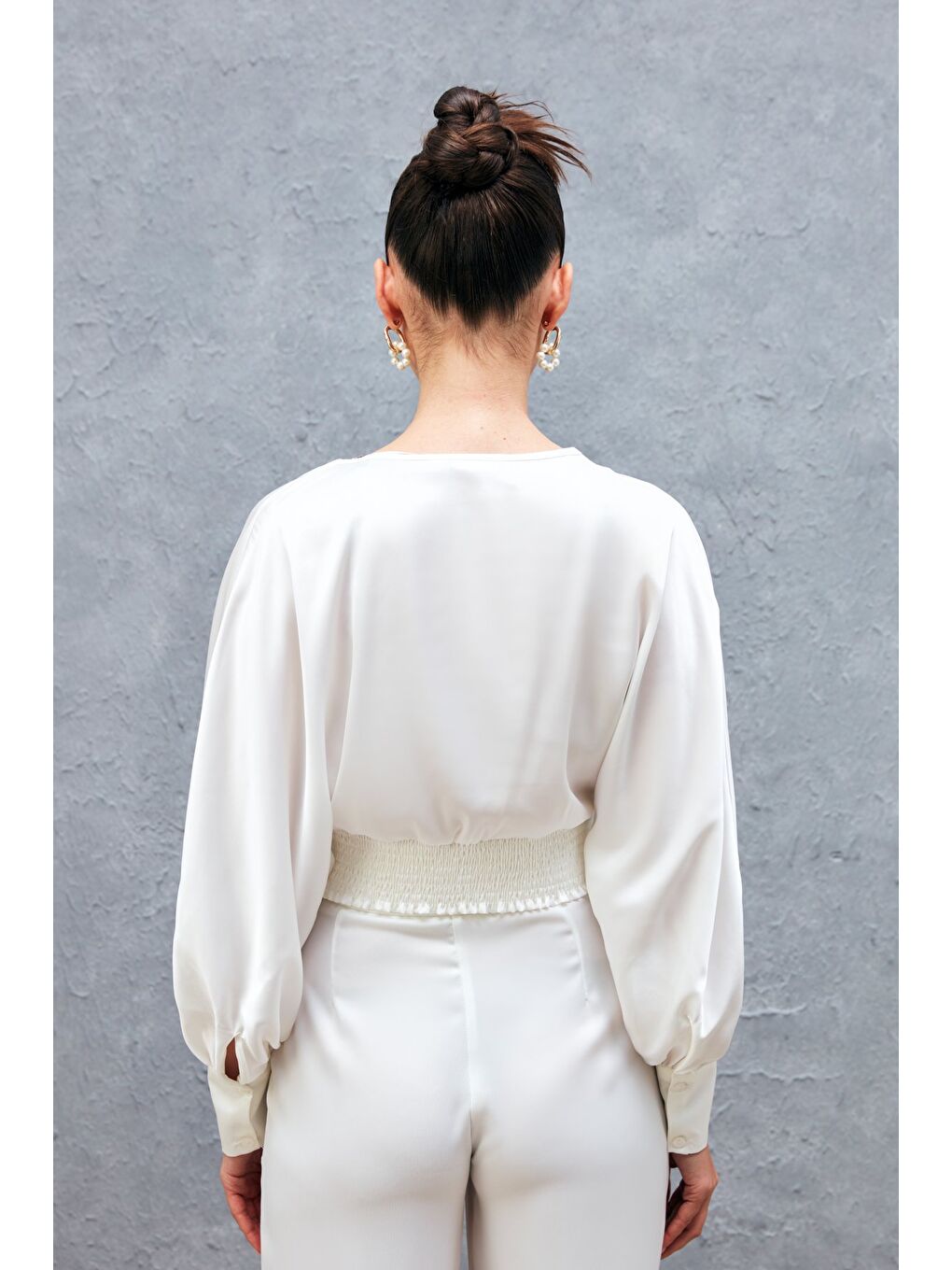 Geniş Kol Saten Bluz - Ekru-6