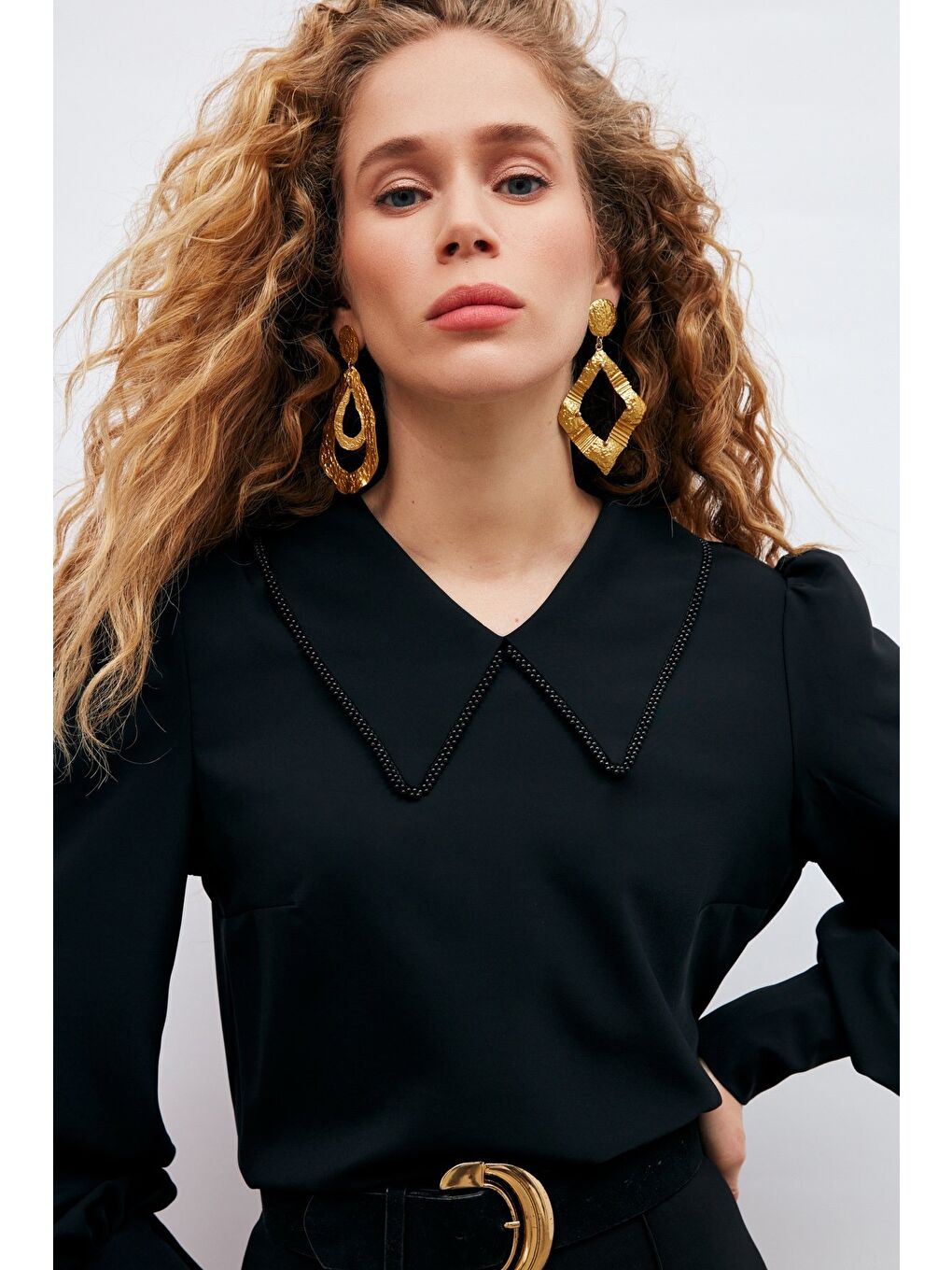 İnci Yakalı Bluz - Siyah-1