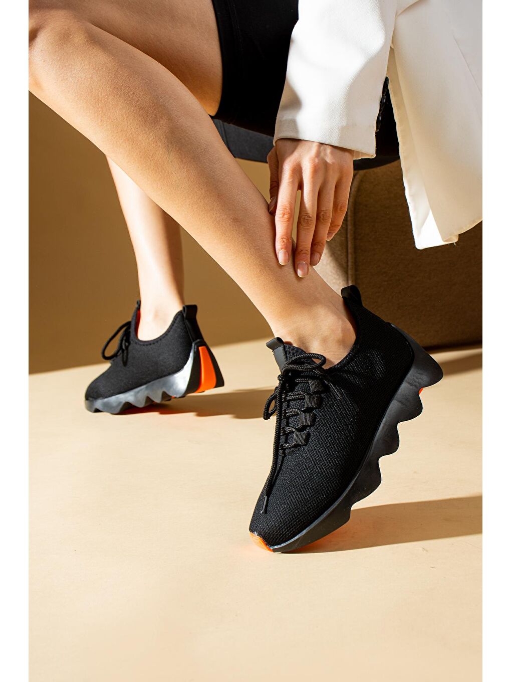 Turuncu Fileli Kalın Hafif Taban Bağcıklı Kadın Sneakers 49-125-23-1