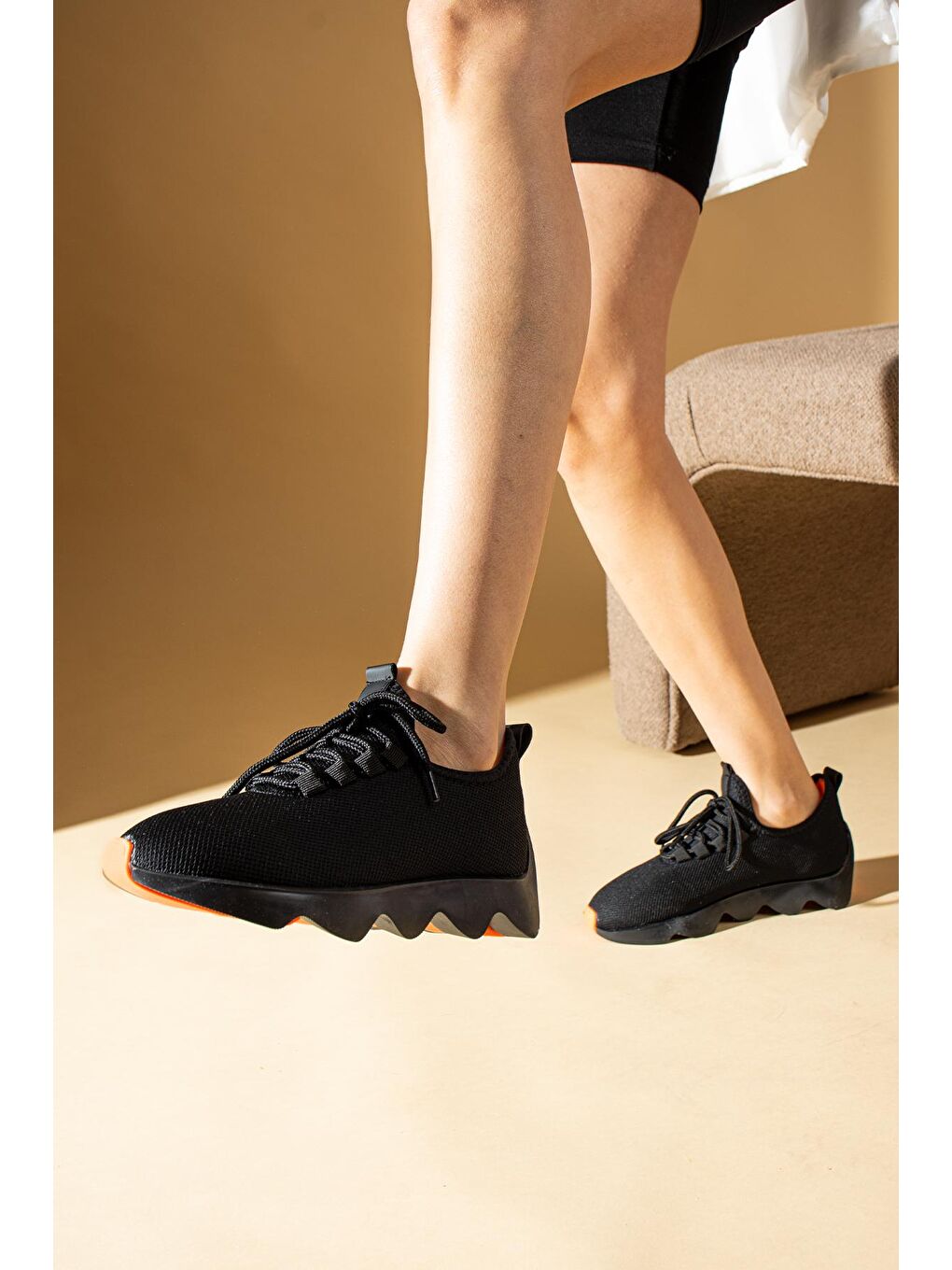 Turuncu Fileli Kalın Hafif Taban Bağcıklı Kadın Sneakers 49-125-23-2