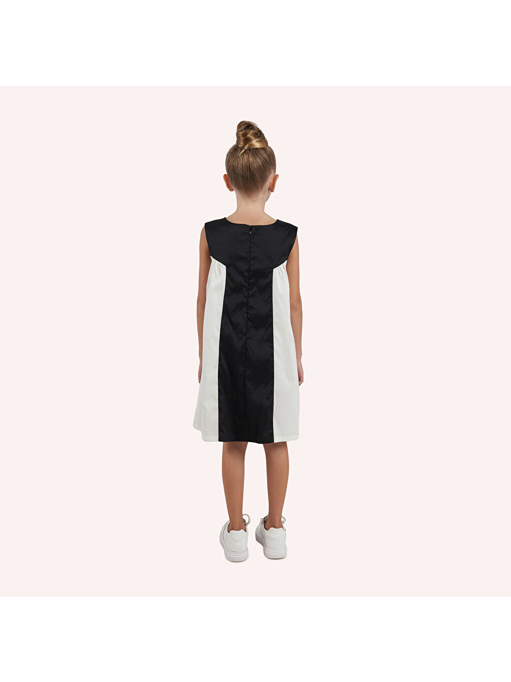Kız Çocuk Kontrast Renkli Siyah Elbise-1