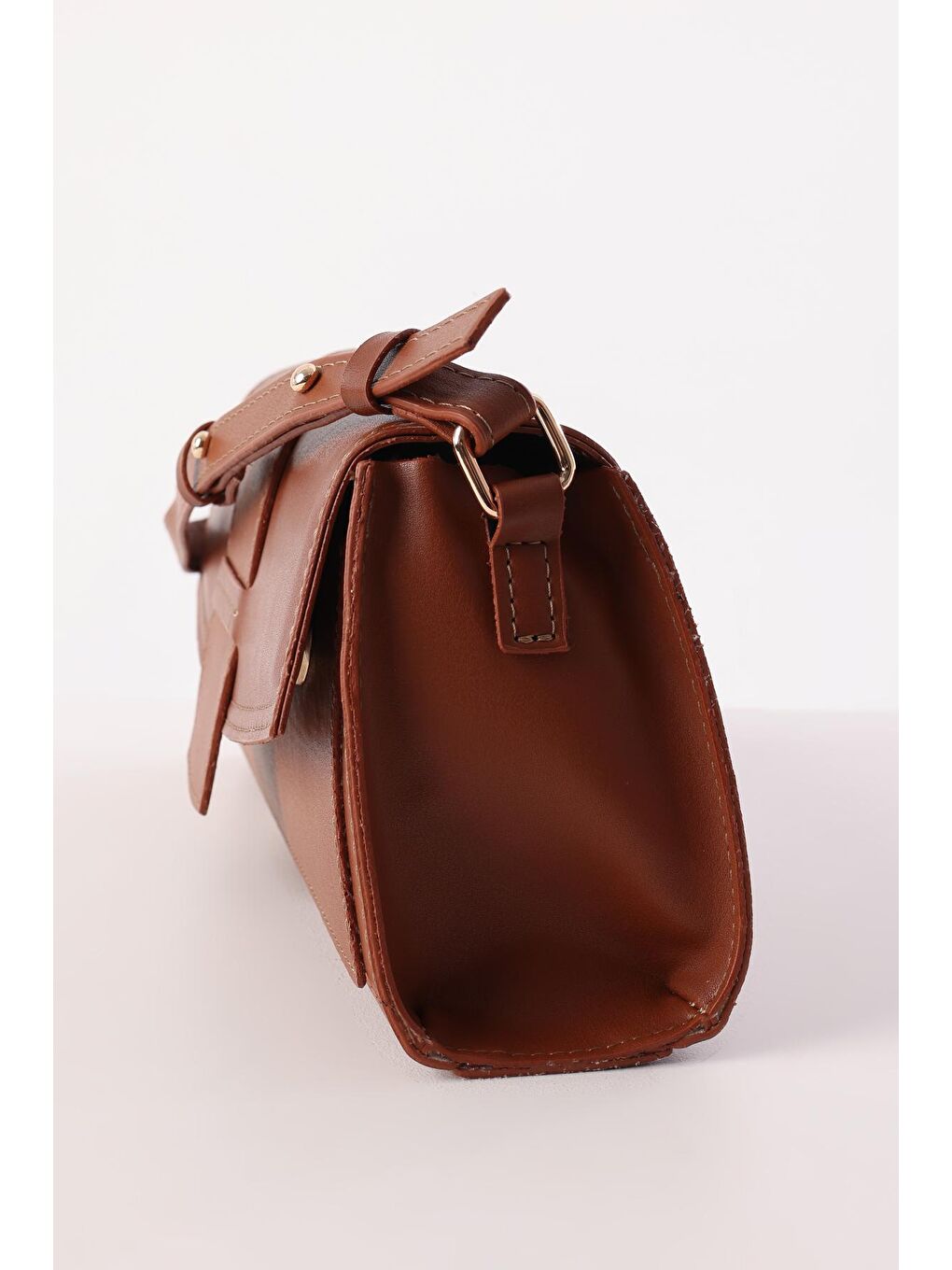 Beyaz Taba Büzgü Askı Detaylı Kapaklı El Ve Omuz Çantası-1