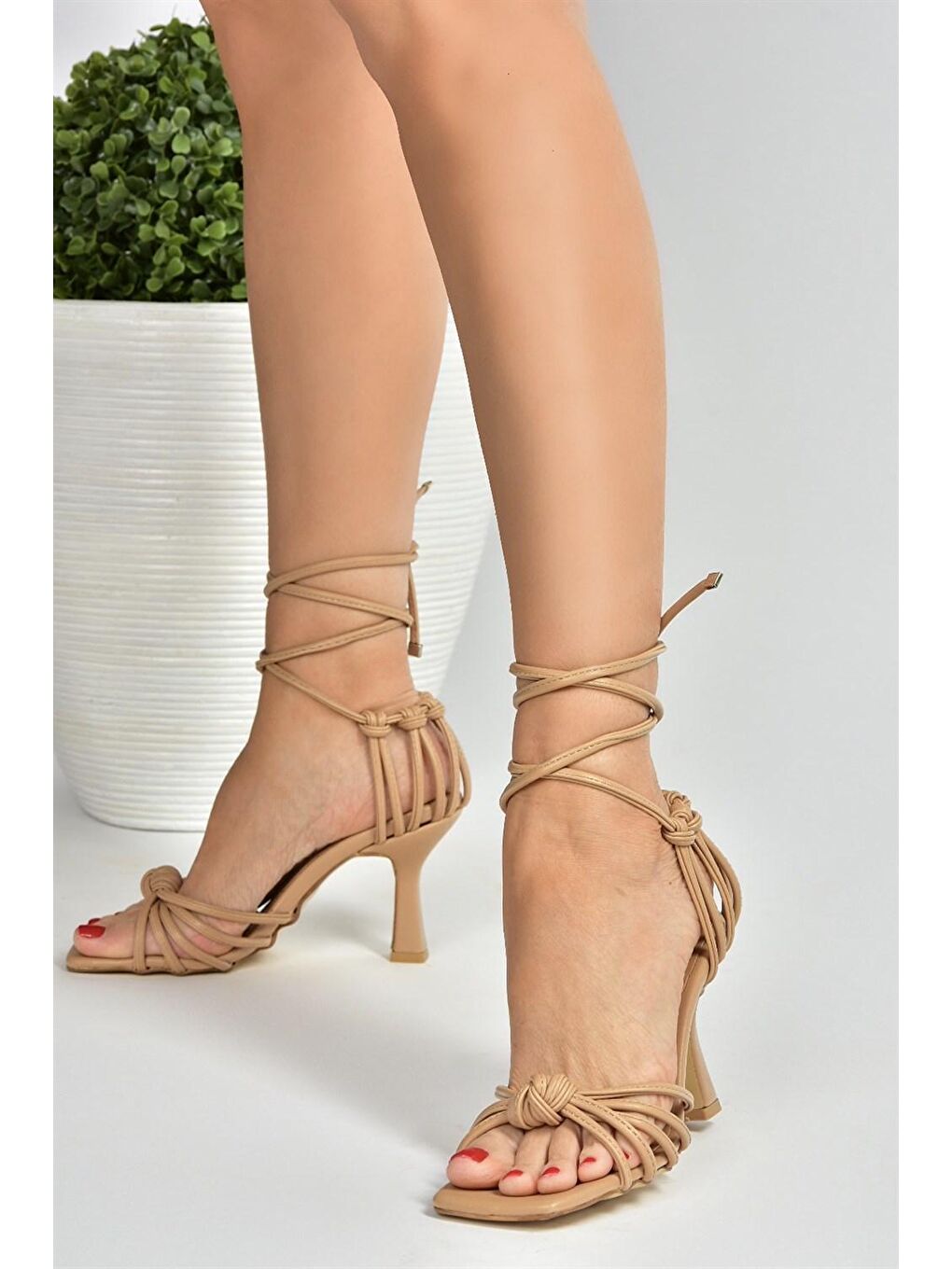 Bej Ten İnce Topuklu Bilekten Bağlamalı Kadın Ayakkabı M427001909