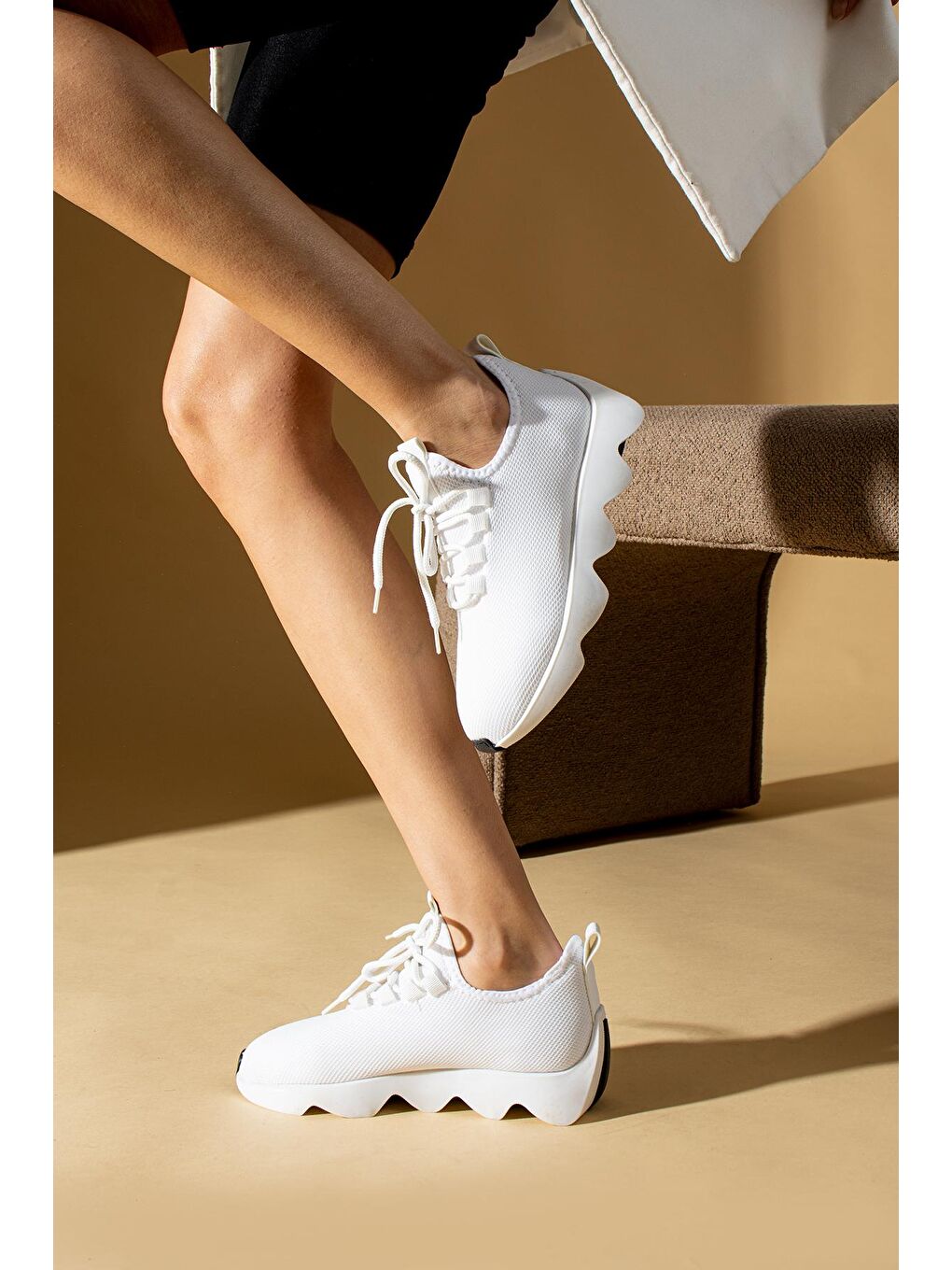 Beyaz Fileli Kalın Hafif Taban Bağcıklı Kadın Sneakers 49-125-23-1