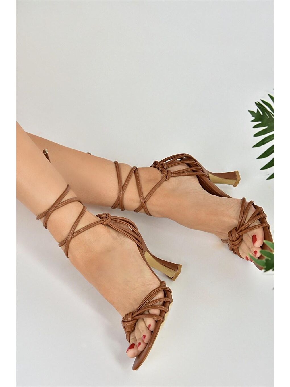 Kahverengi Taba İnce Topuklu Bilekten Bağlamalı Kadın Ayakkabı M427001909-4