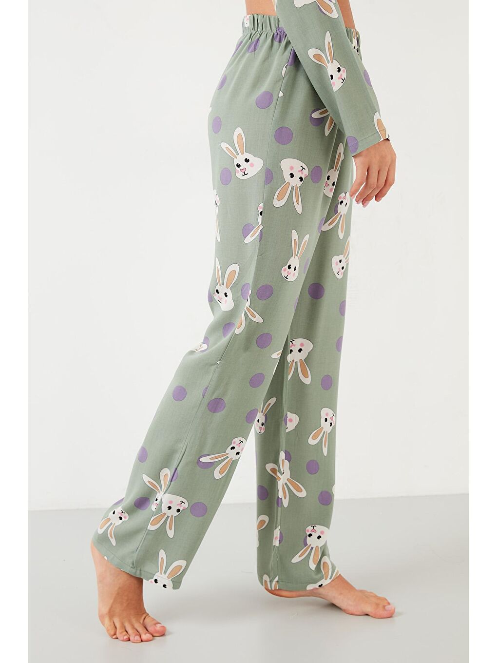 Yeşil Desenli Beli Lastikli Cep Detaylı Gömlek Yaka Dokuma Pijama Takımı 6110116-3