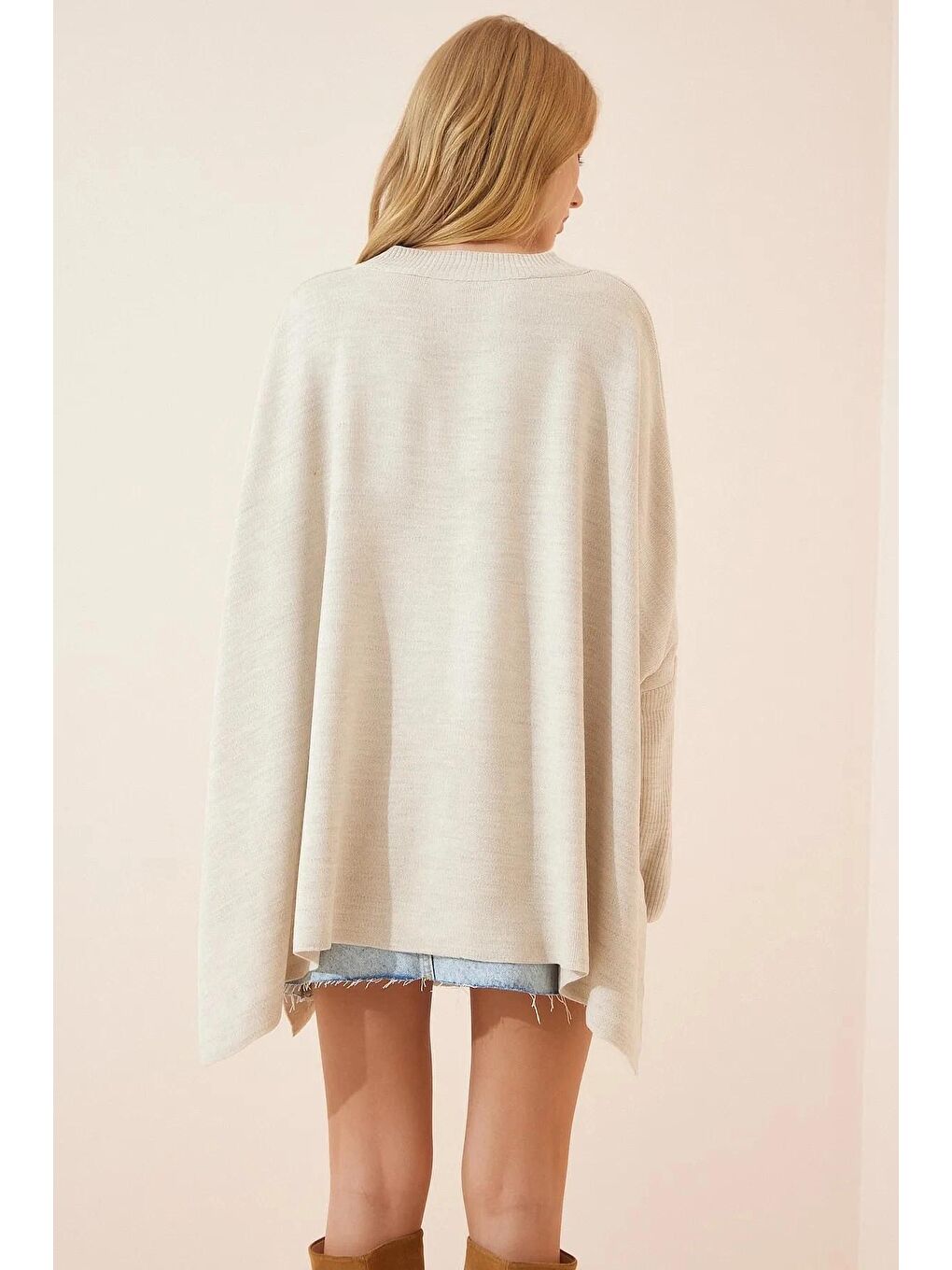 Bej Dik Yaka Yırtmaçlı Oversize Panço-3