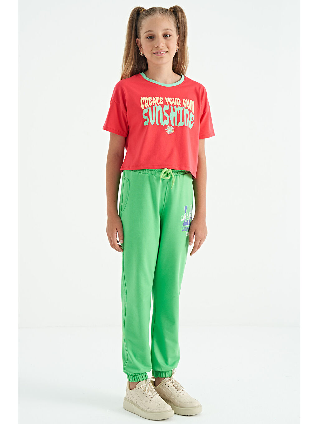 Neon Yeşil Yazı Nakışlı Standart Kalıp Jogger Kız Çocuk Eşofman Alt - 75120-4