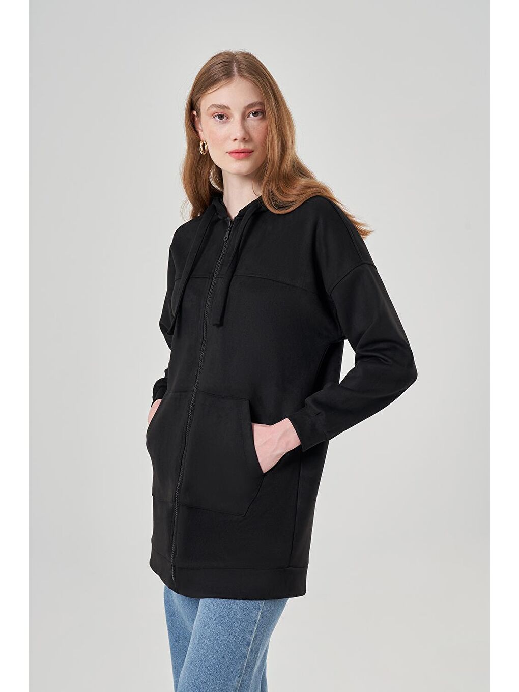 Süet Dokulu Kapüşonlu Siyah Sweatshirt