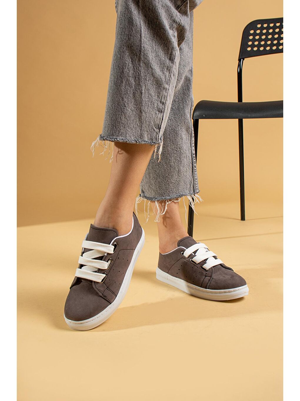 Rahat Taban Kalın Bağcıklı Kadın Sneaker A320-20GriSüet-1