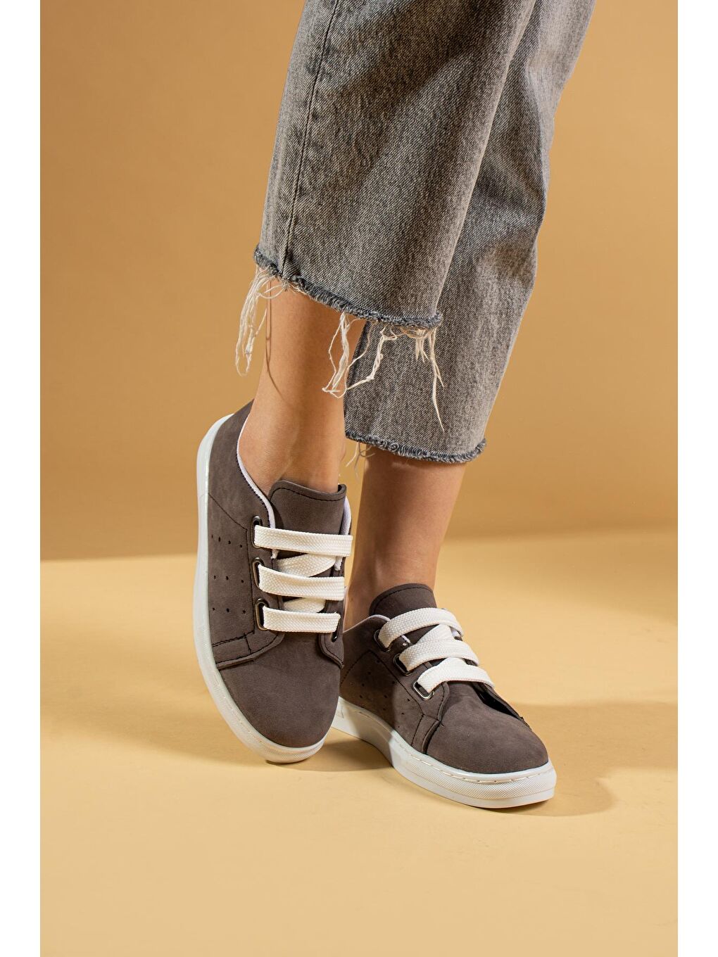 Rahat Taban Kalın Bağcıklı Kadın Sneaker A320-20GriSüet-2