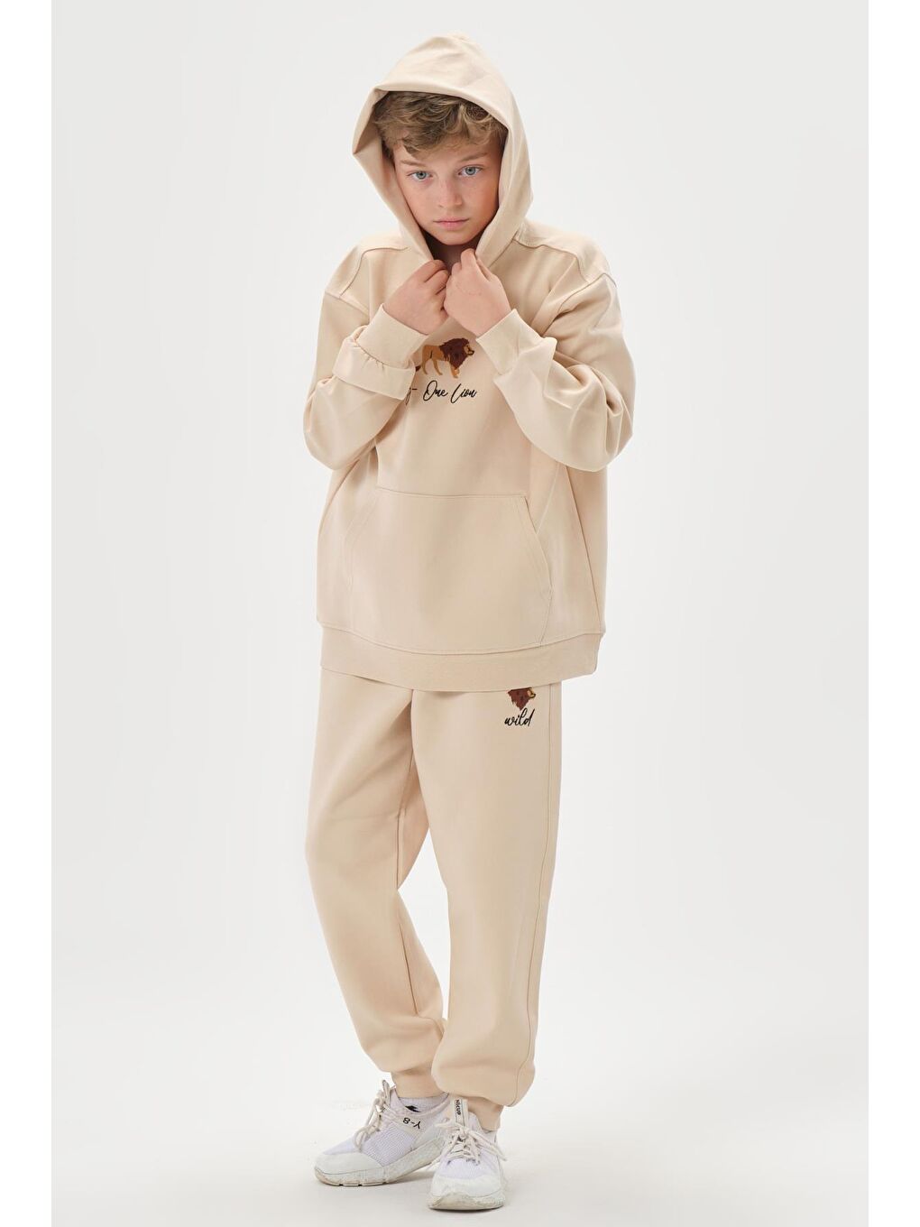 Bej Kapüşonlu Nakış Detaylı Erkek Çocuk Eşofman Takımı-1
