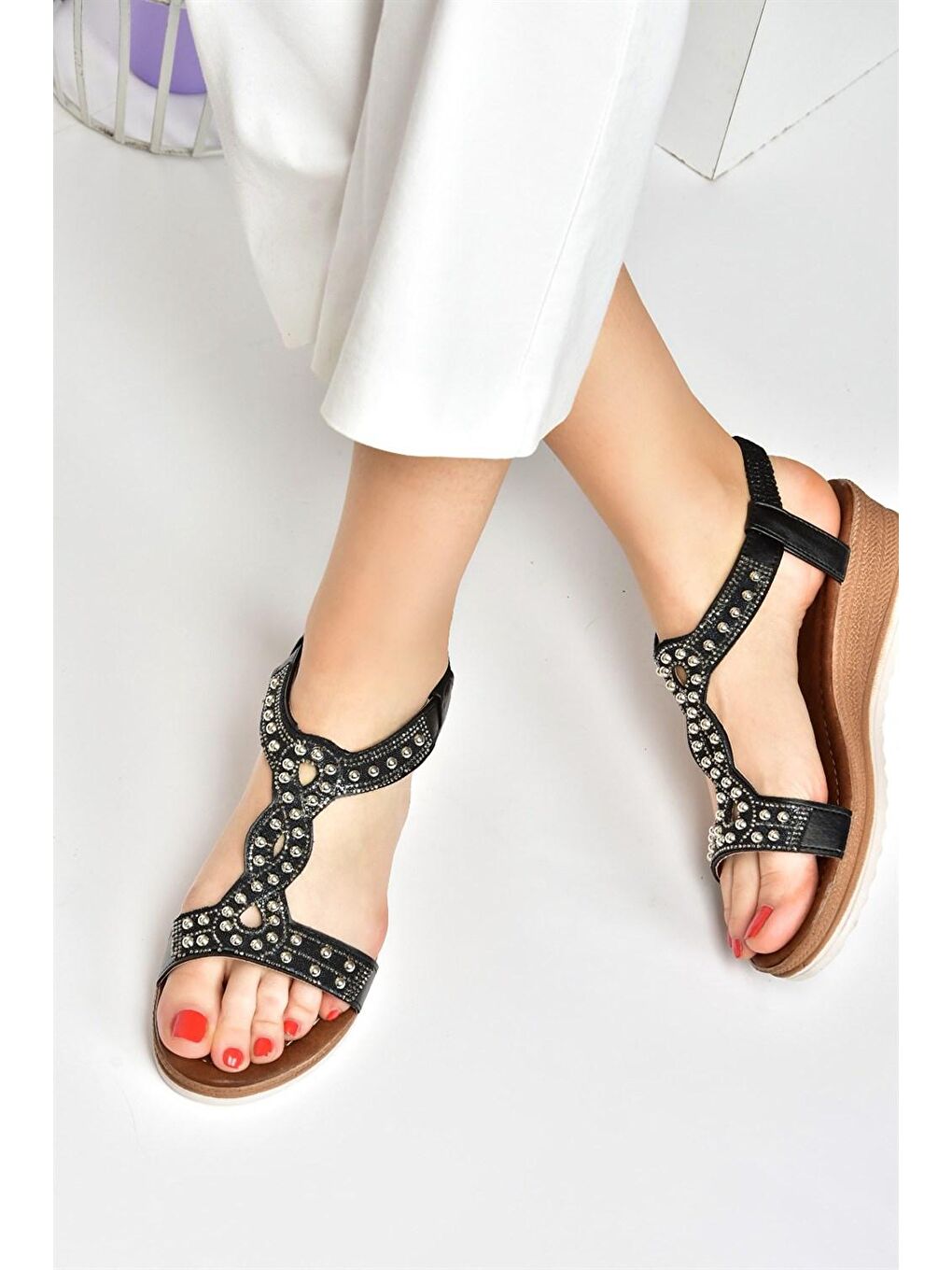 Siyah Metal Boncuklu Günlük Kadın Sandalet M258314409-1