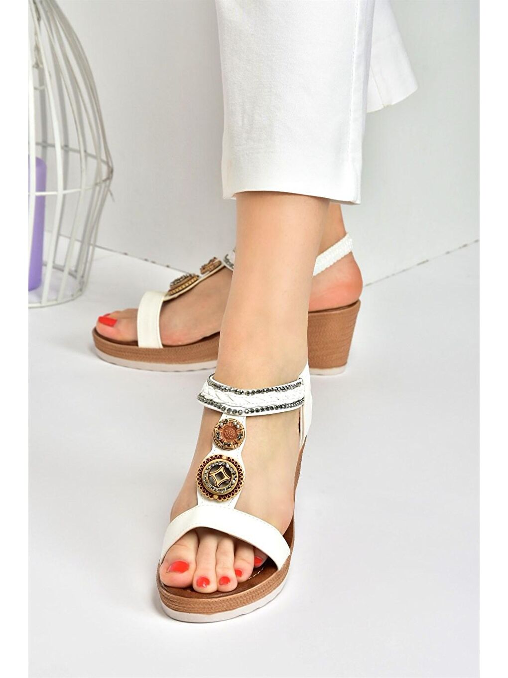 Beyaz Dolgu Topuklu Kadın Sandalet M258313609-2