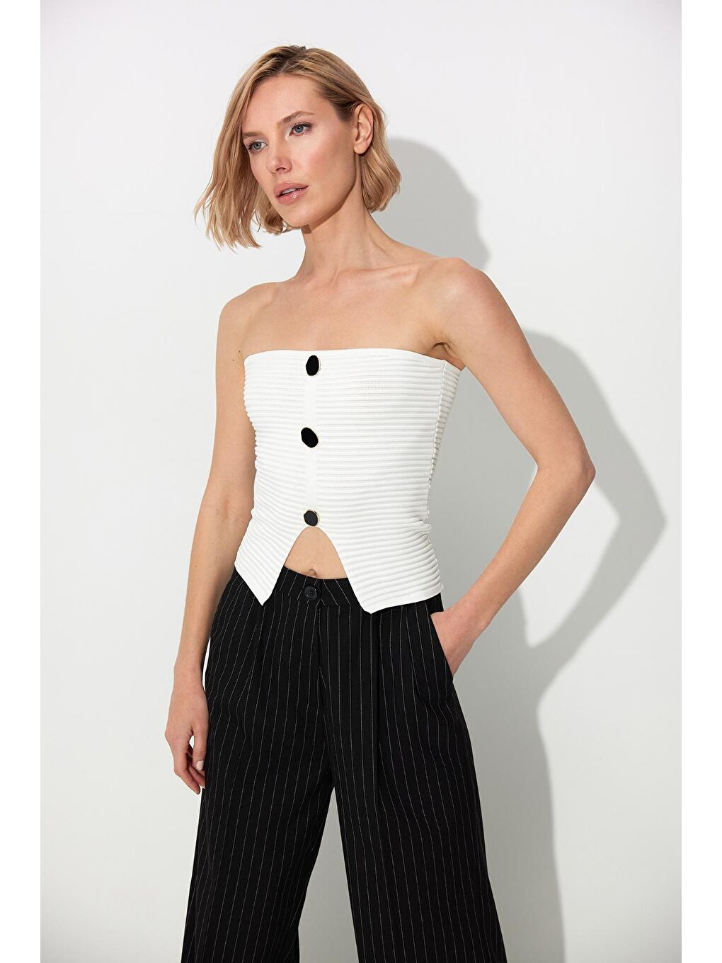 Beyaz Göbek Üçgen Detaylı Triko Büstiyer SWA4656BE