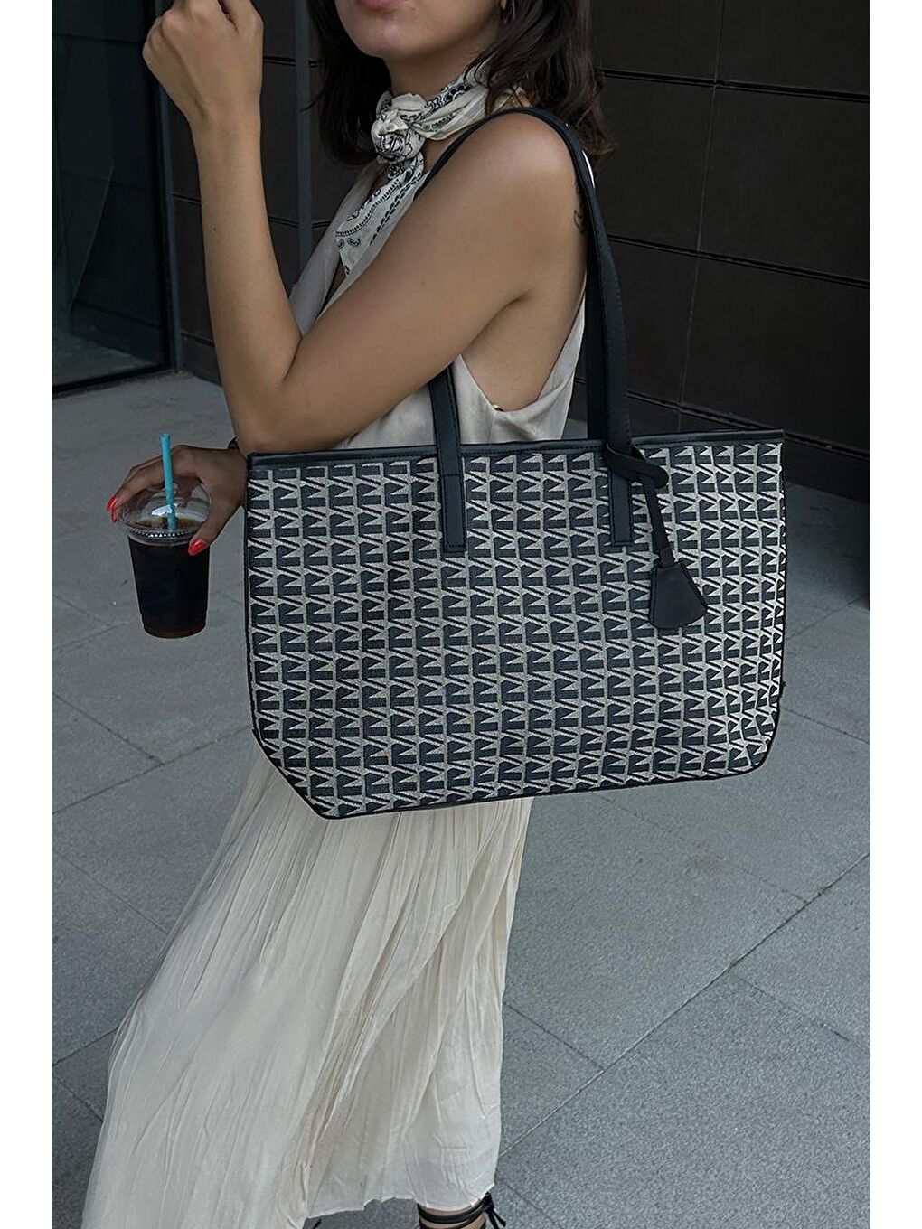 Michelle Monogram Omuz Çantası Siyah-7