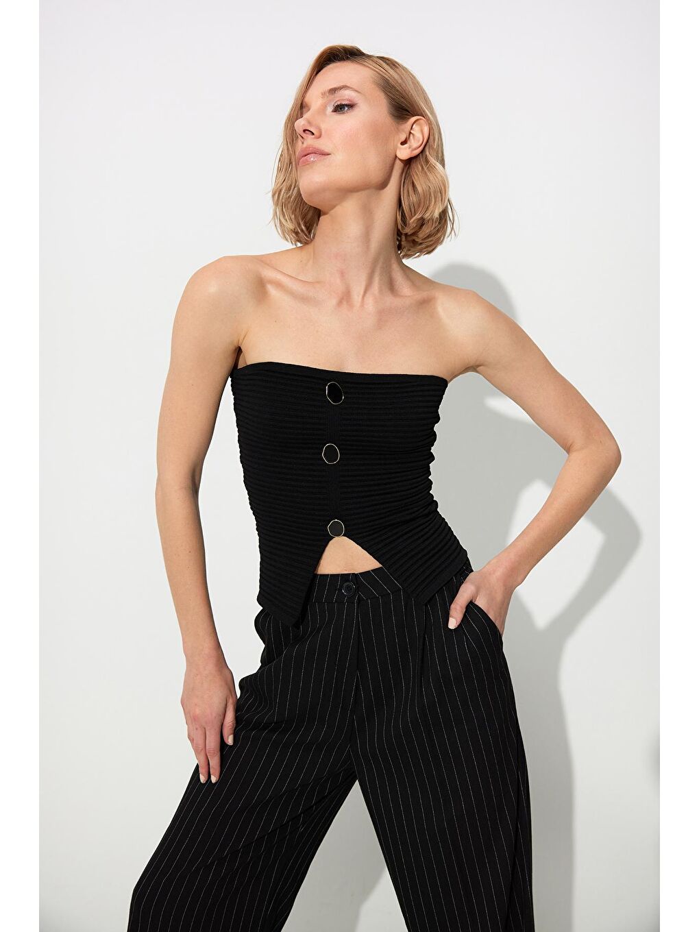 Siyah Göbek Üçgen Detaylı Triko Büstiyer SWA4656Sİ-1