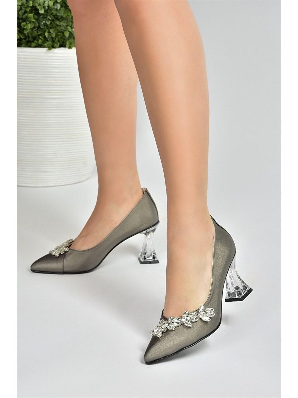 Gri Platin Saten Kumaş Taşlı Kadın Abiye Ayakkabı M246014004-2