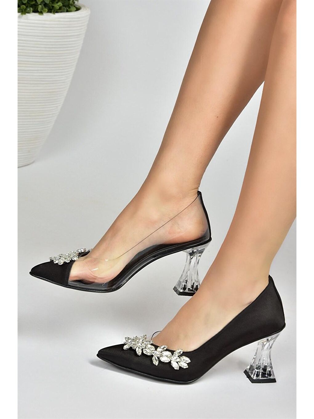 Siyah Saten Kumaş Taşlı Kadın Abiye Ayakkabı M246013204-2