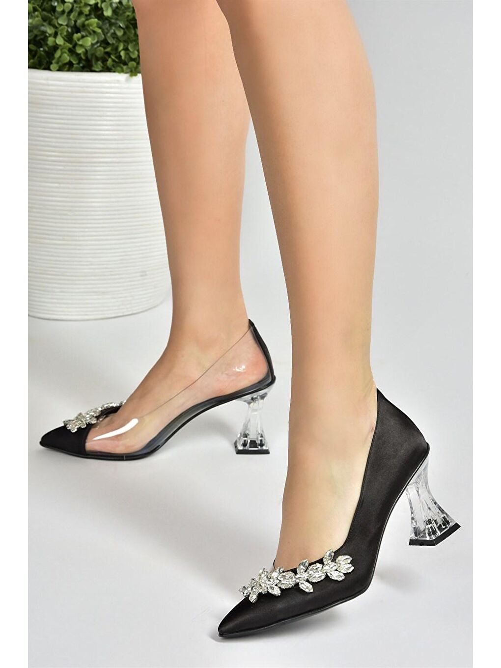 Siyah Saten Kumaş Taşlı Kadın Abiye Ayakkabı M246013204-3