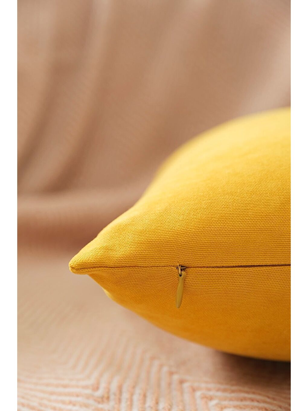 Panoroma Süet Dokulu Düz Punch (Panç) İçin Uygun Sarı 45X45 Dekoratif Kırlent Kılıfı-1