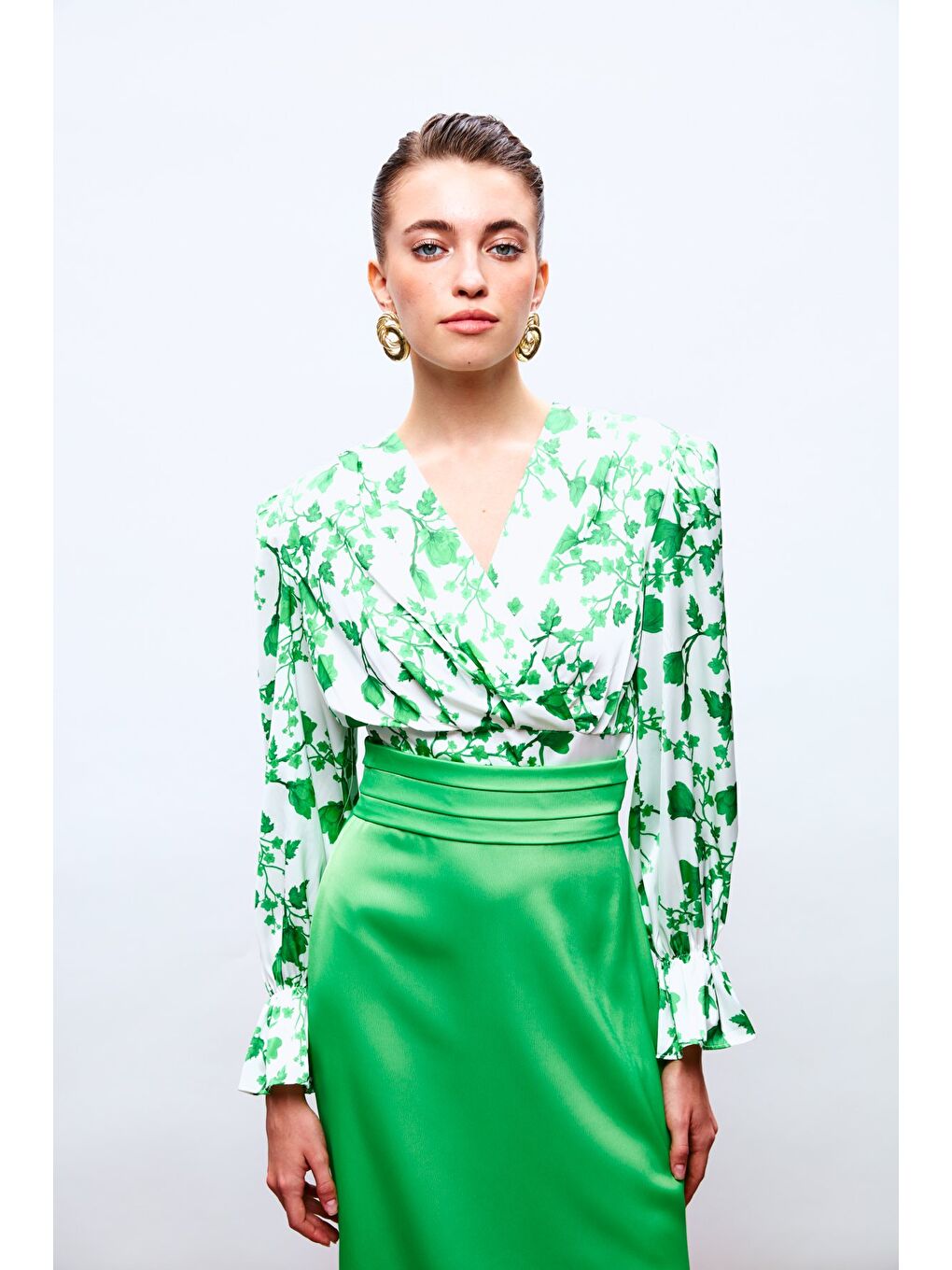 Volanlı Kol Detaylı Saten Bluz - Yeşil