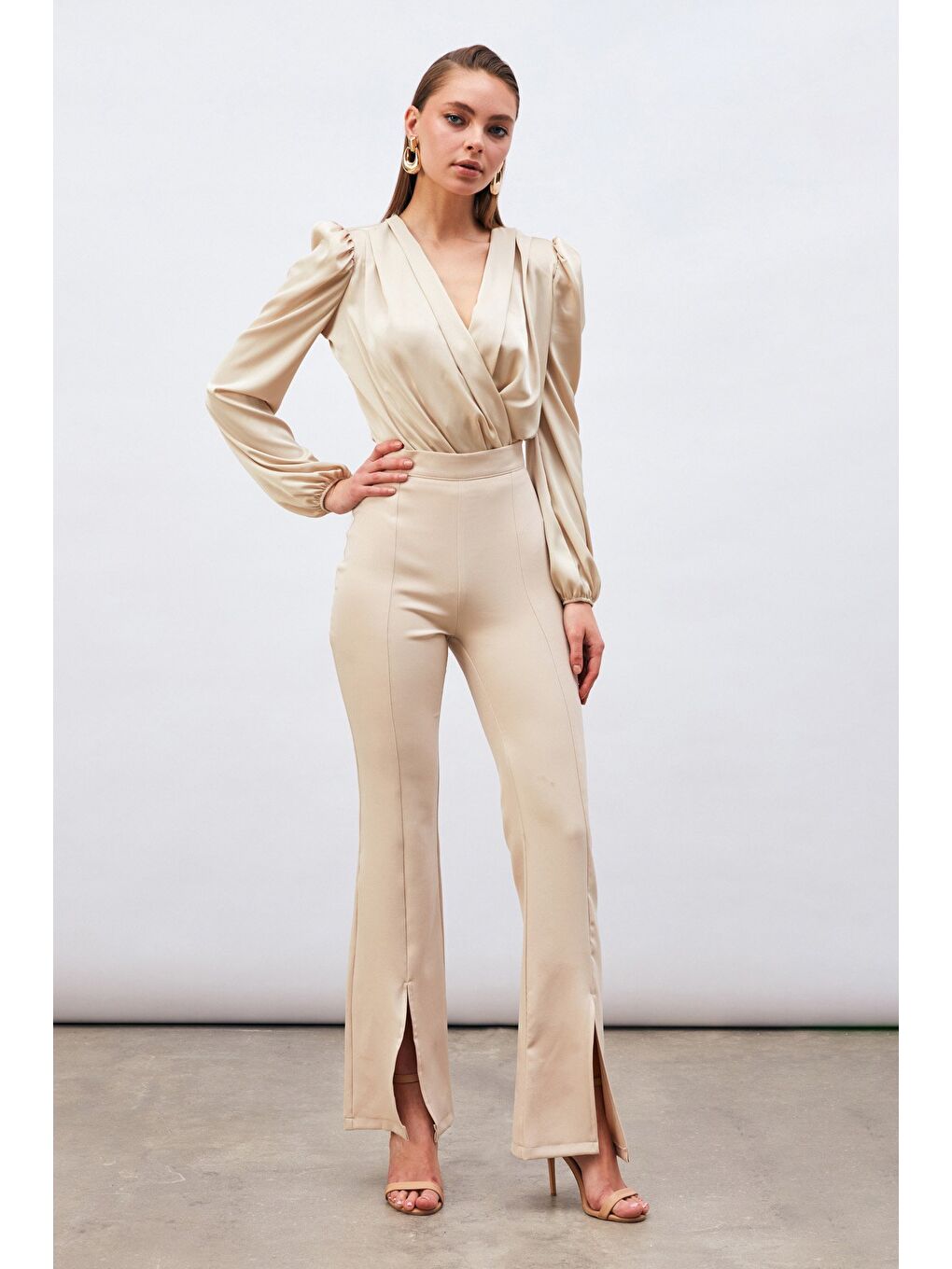 Bej Kruvaze Saten Bodysuit Bluz - Taş-5