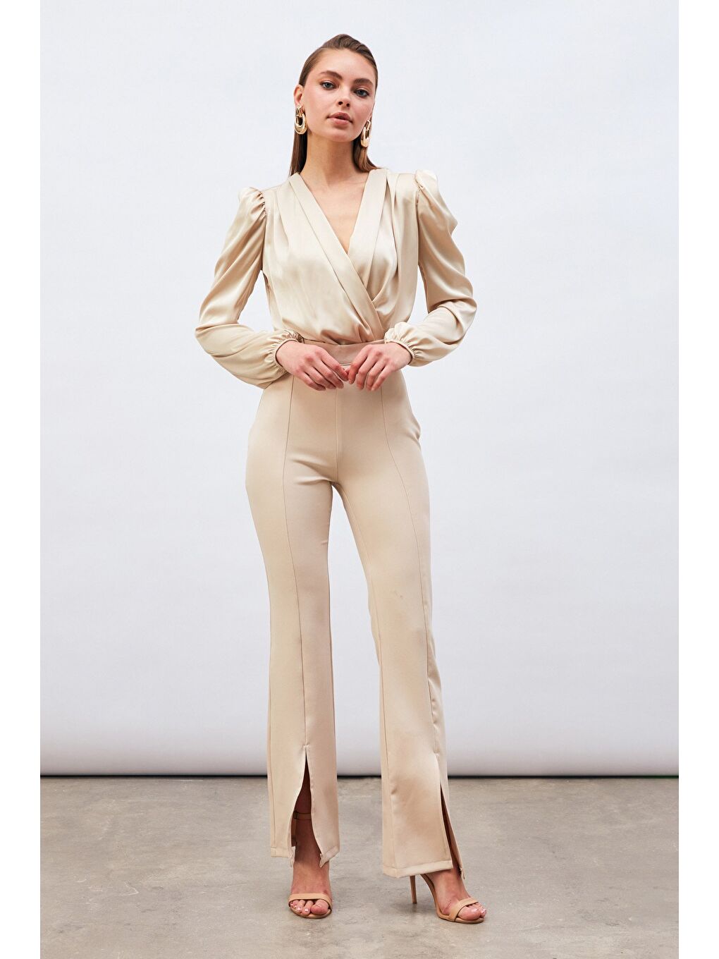 Bej Kruvaze Saten Bodysuit Bluz - Taş-6