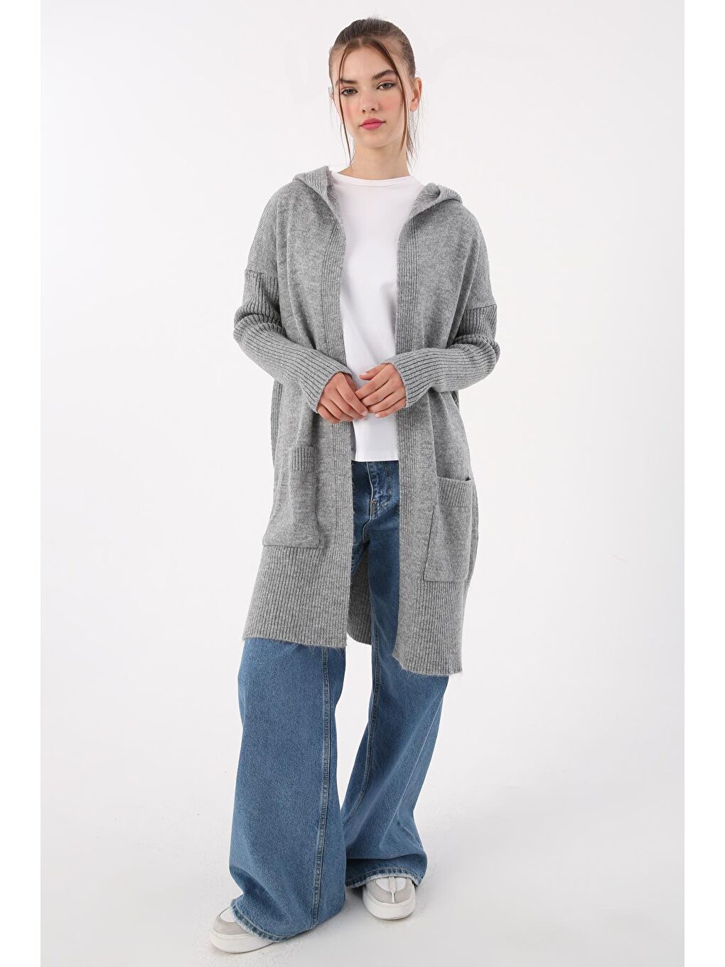 Gri Kuşaklı Kapüşonlu Triko Hırka