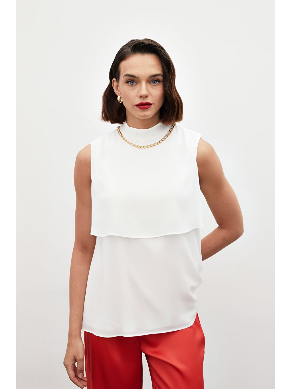 Aksesuar Detaylı Volanlı Bluz - Ekru-3