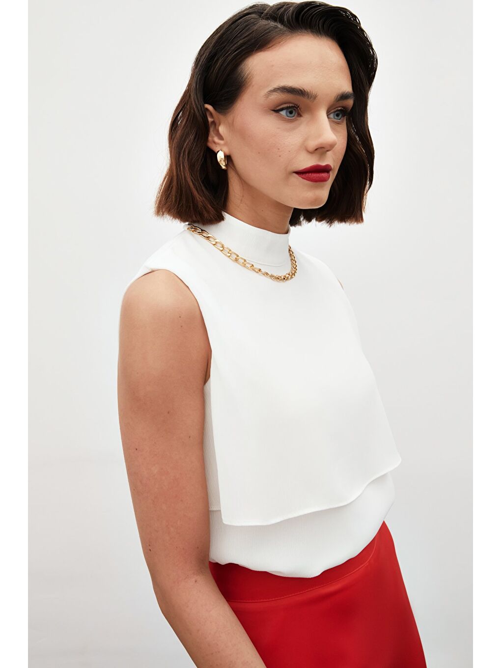 Aksesuar Detaylı Volanlı Bluz - Ekru-4