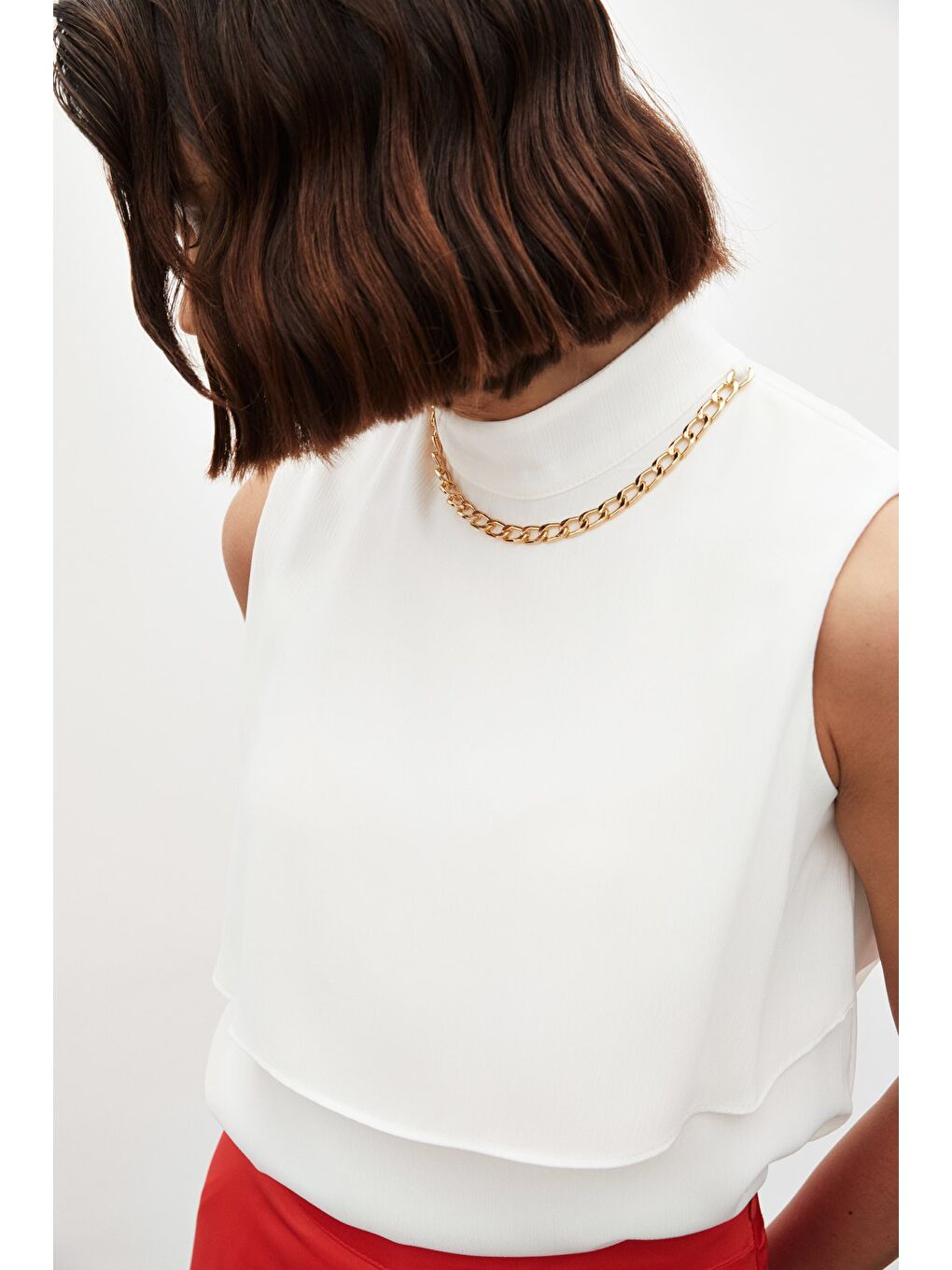 Aksesuar Detaylı Volanlı Bluz - Ekru-6