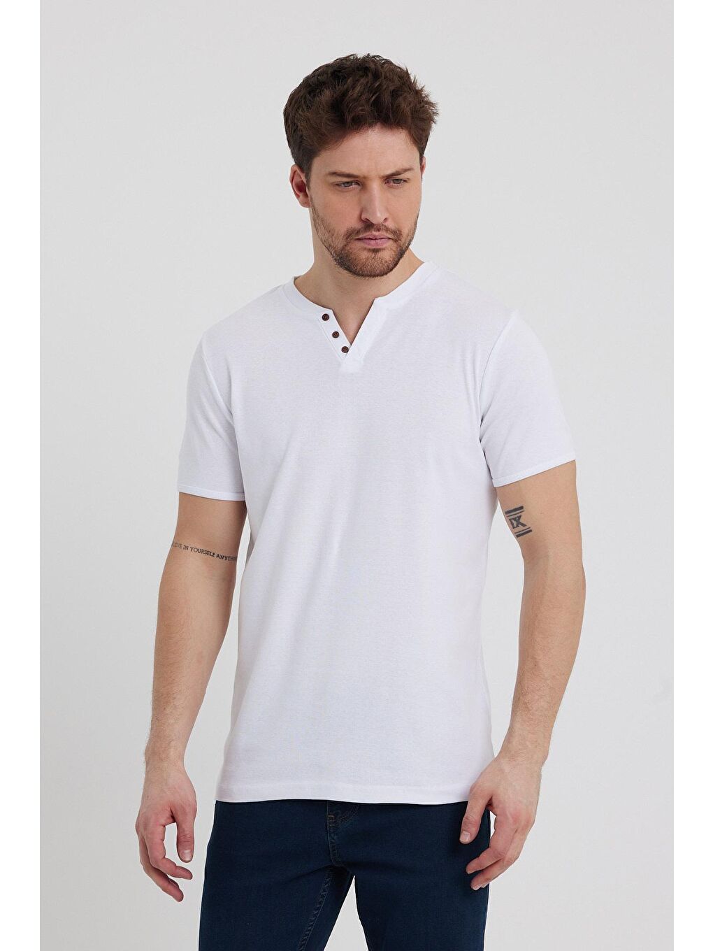 Beyaz Erkek  Patlı Yaka Basic Rıbana Tişört-3