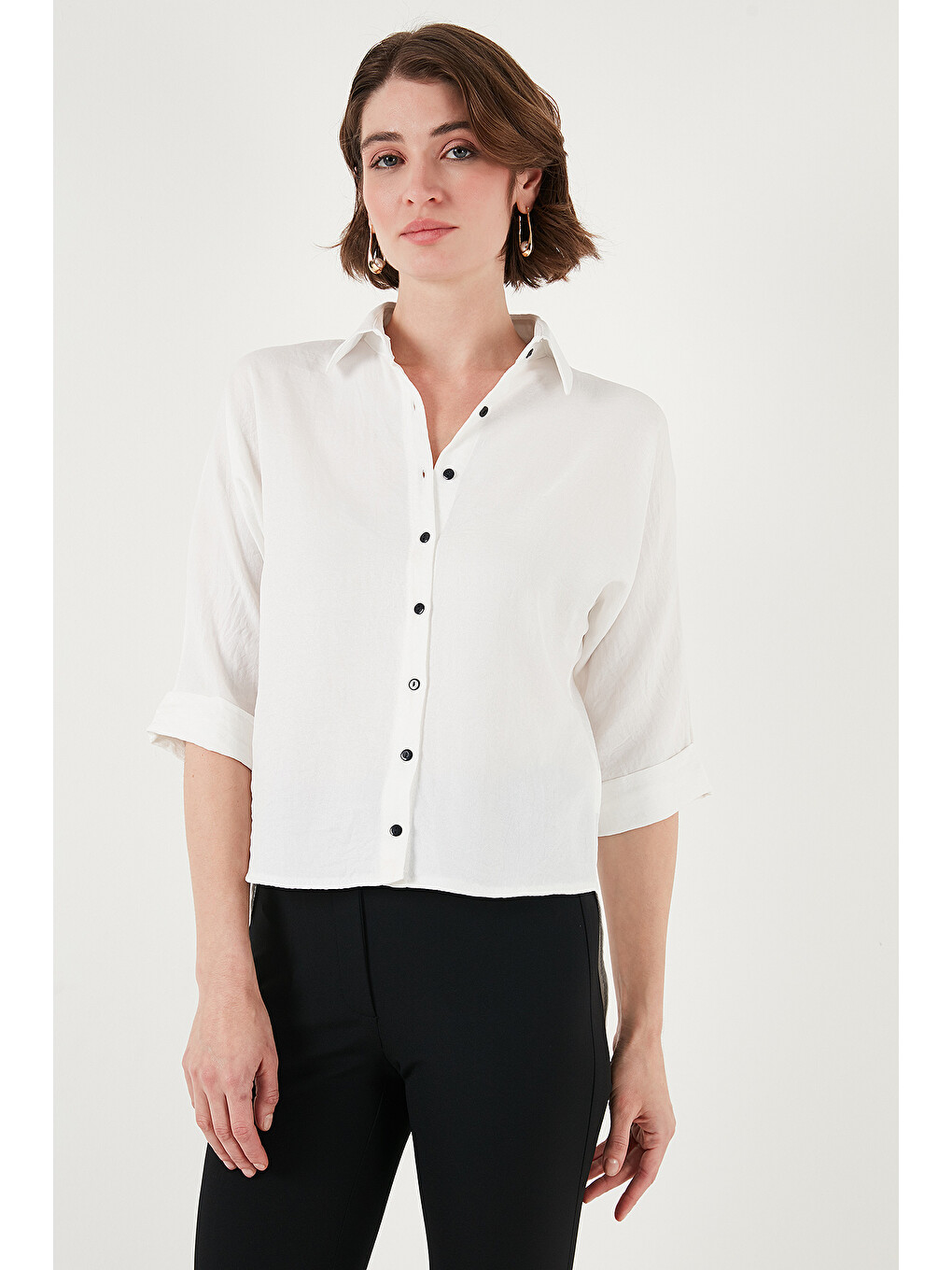 Beyaz Oversize Fit Önü Kısa Arkası Uzun Truvakar Kol Kadın Gömlek 5866116-5