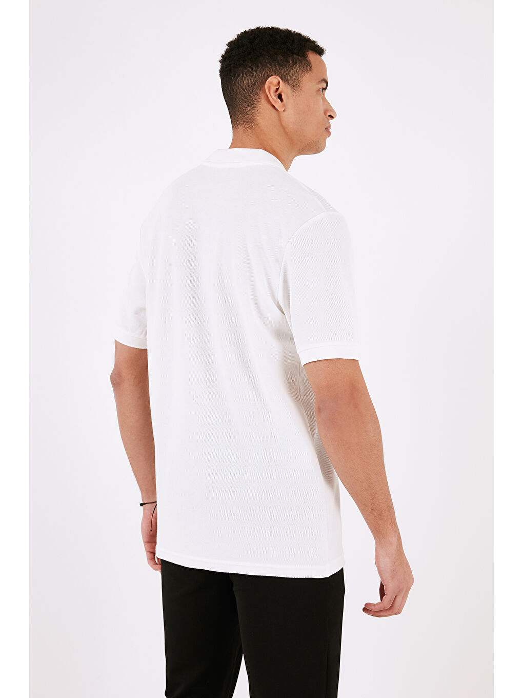 Ekru Pamuklu Regular Fit Fermuarlı Polo Yaka Tişört 5902434-5