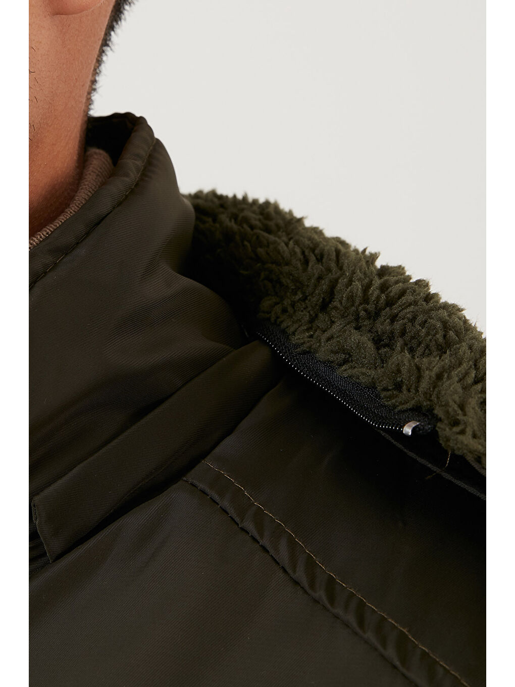 Haki Pelüş Astarlı Çıkarılabilir Kapüşonlu Regular Fit Erkek Mont 5855018-5