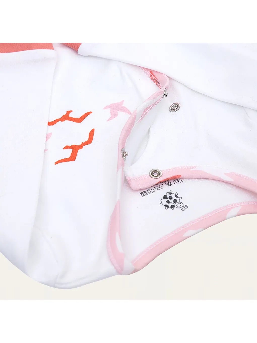 Pembe Turna Bebek Tulumu %100 Organik Pamuk Penye Baskılı Beyaz-Somon-2