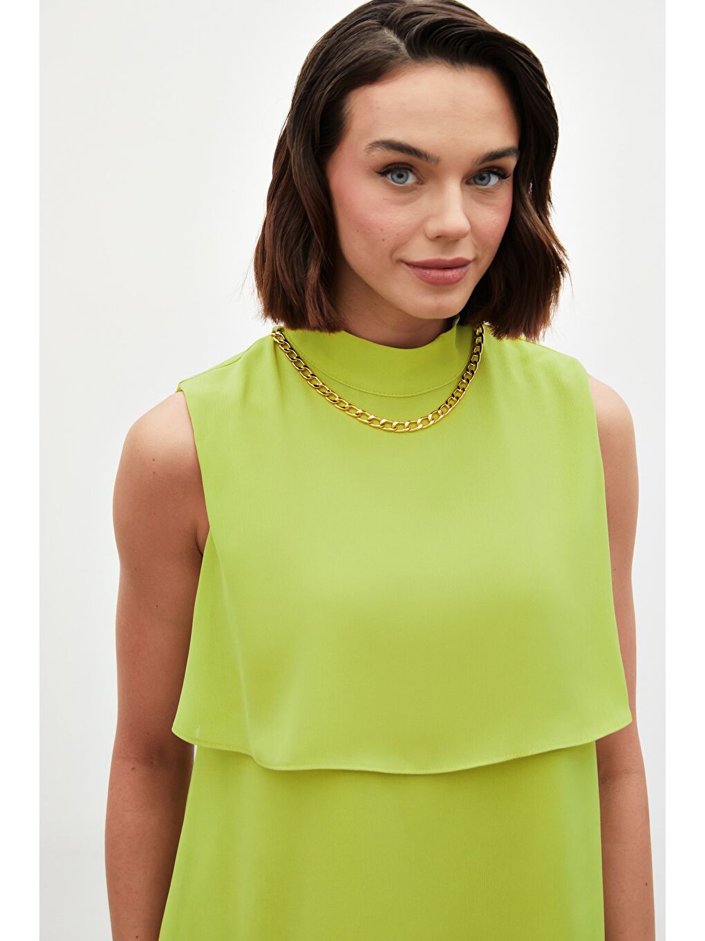 SATEEN Aksesuar Detaylı Volanlı Bluz - Yağ Yeşili - 5