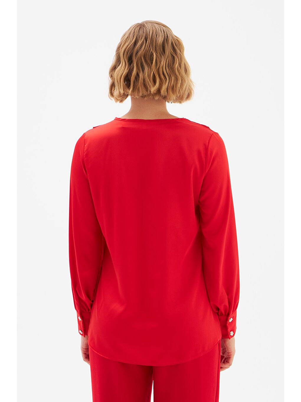 Düğme Detaylı Saten Bluz - Kırmızı-3