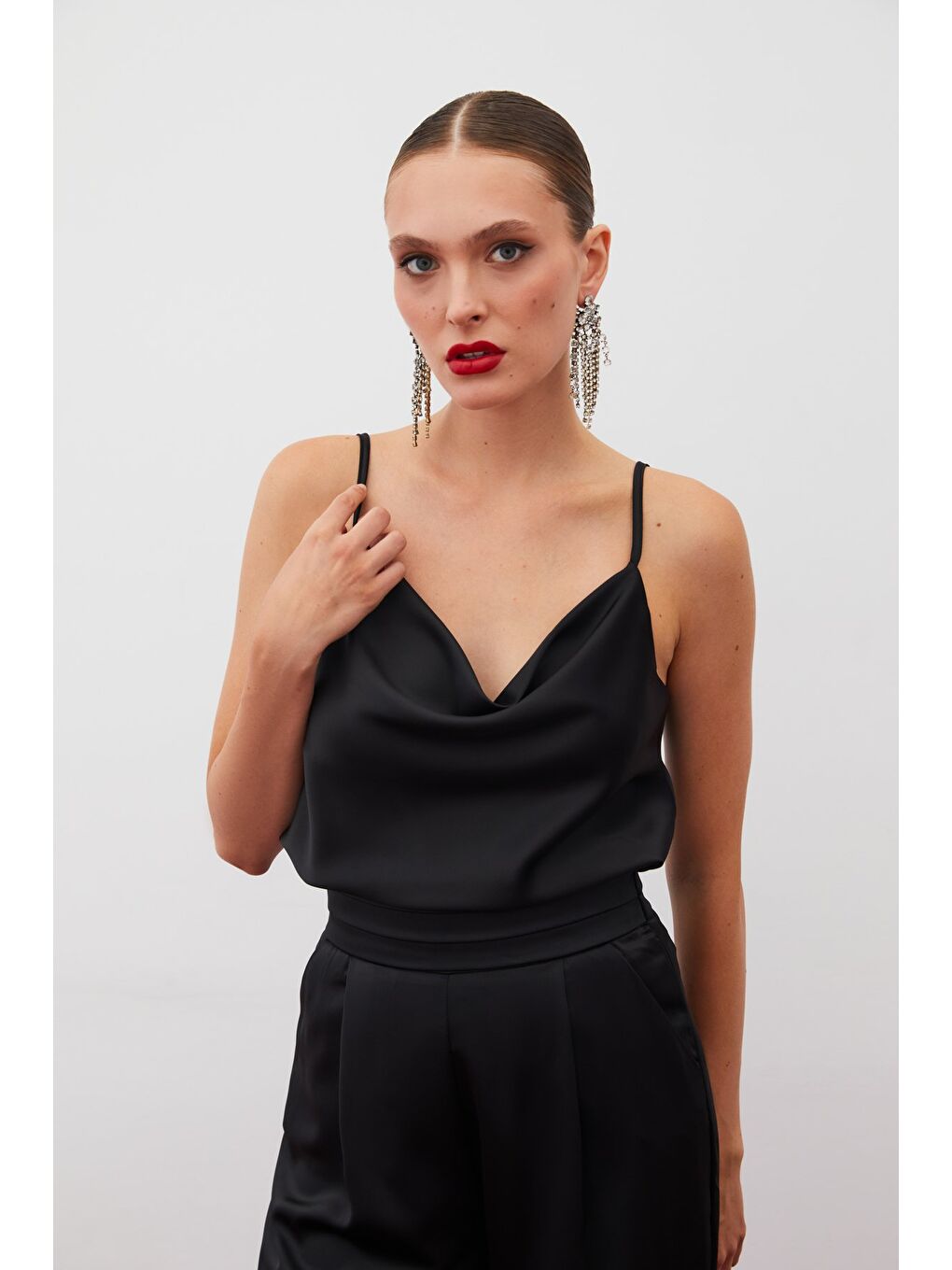 Degaje Yaka Saten Bluz - Siyah-1