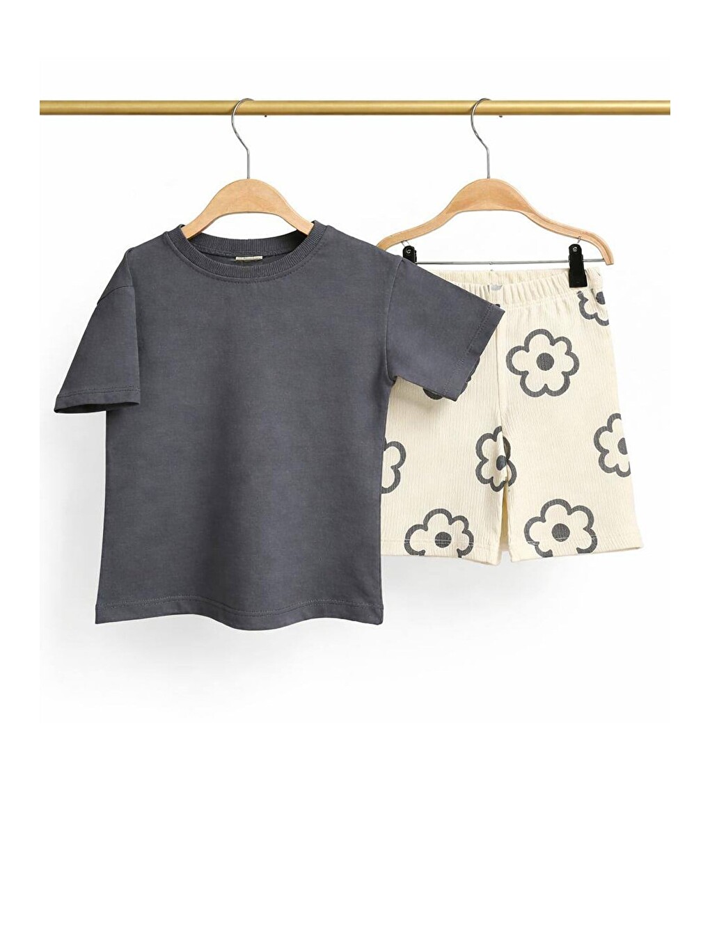 Kız Çocuk Pamuklu Antrasit T-shirt Ve Çiçek Baskılı Şort Alt Üst Takım-1