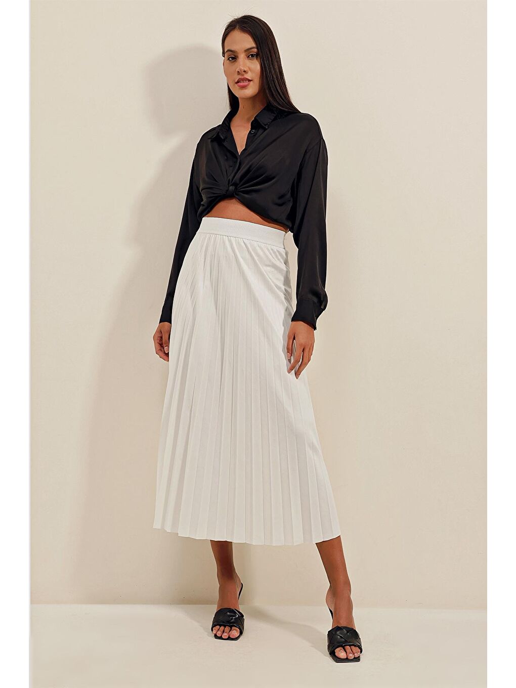 1894 Deri Görünümlü Piliseli Etek - Beyaz-2