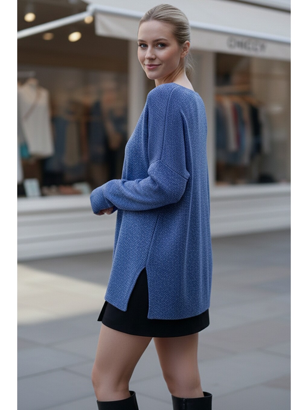 Saks Mavisi V Yaka Uzun Kol Yırtmaçlı Simli Casual Arkası Uzun Oversize Triko Kazak 70 75-1