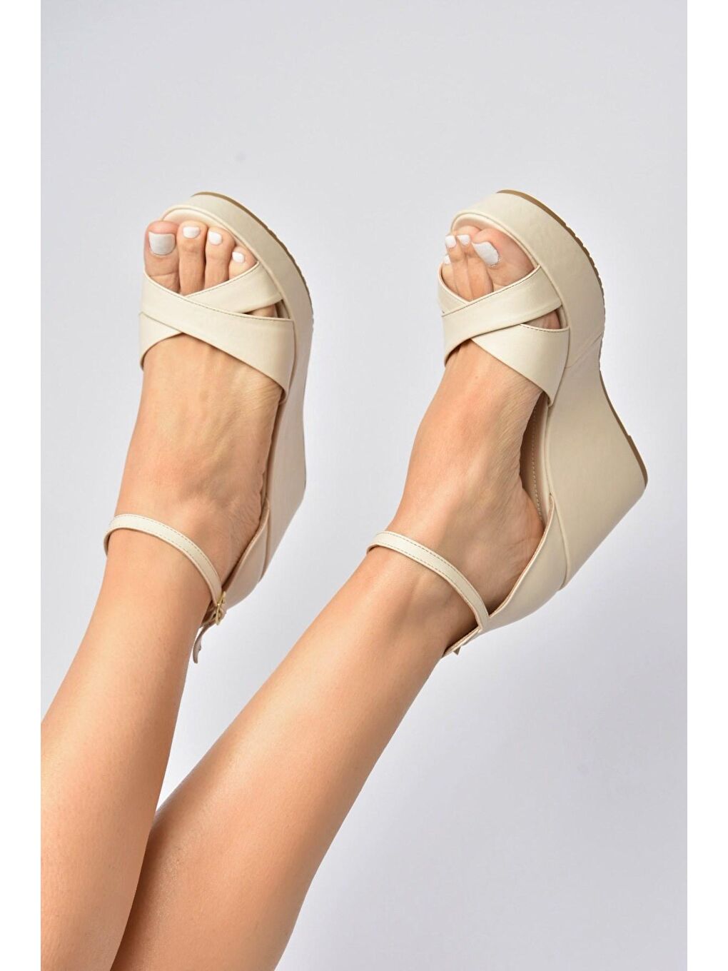 K820025109 Bej Dolgu Taban Kadın Ayakkabı